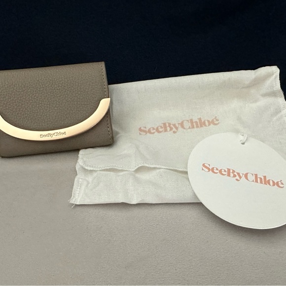 See by Chloé | Gray & Goldtone Arc Leather Tri-Fold Wallet - Picture 2 of 5